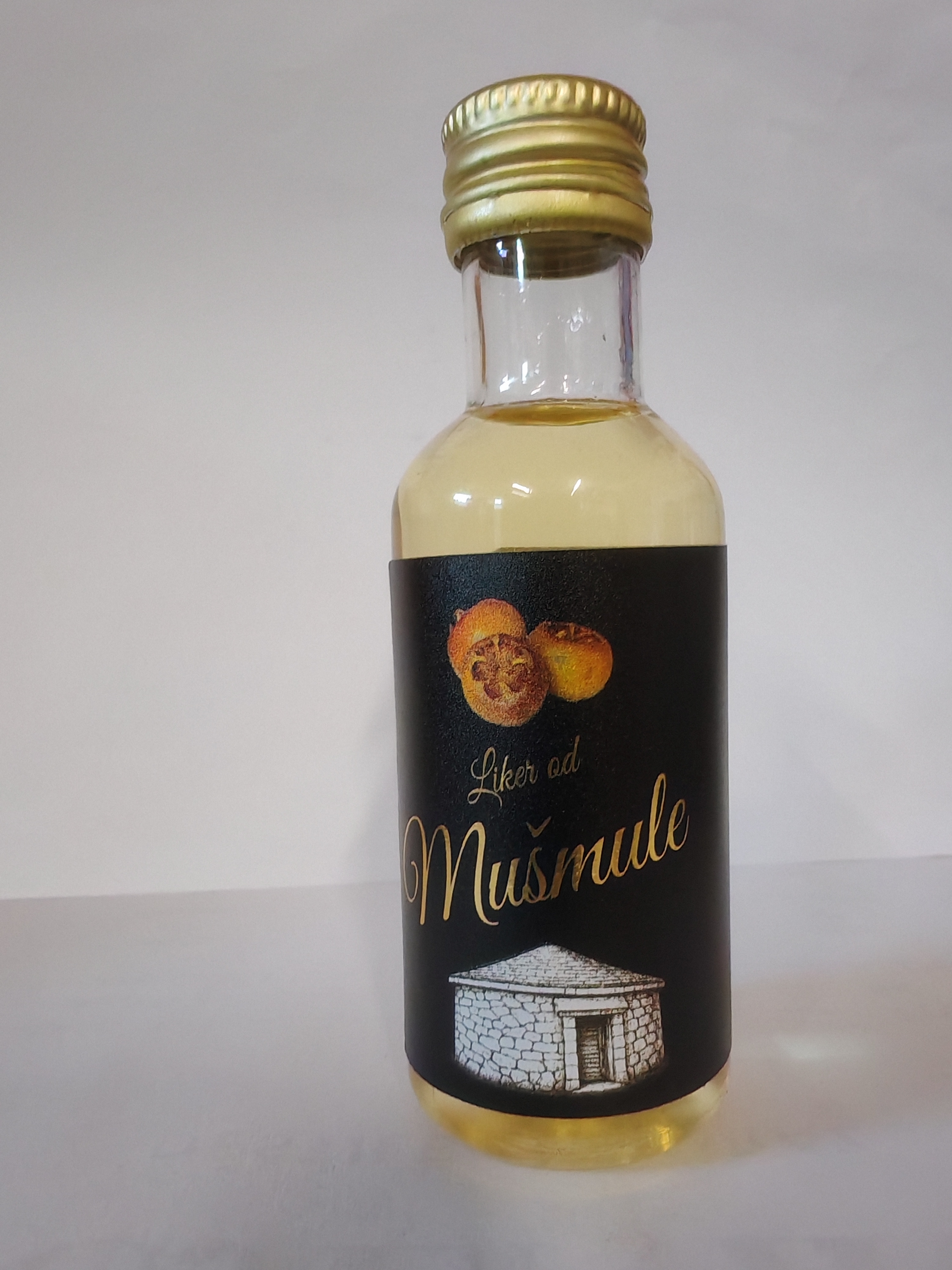 Mušmula liker